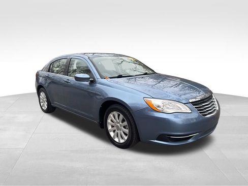 Used 2011 Chrysler 200 Touring w/ Cold Weather Group image 8