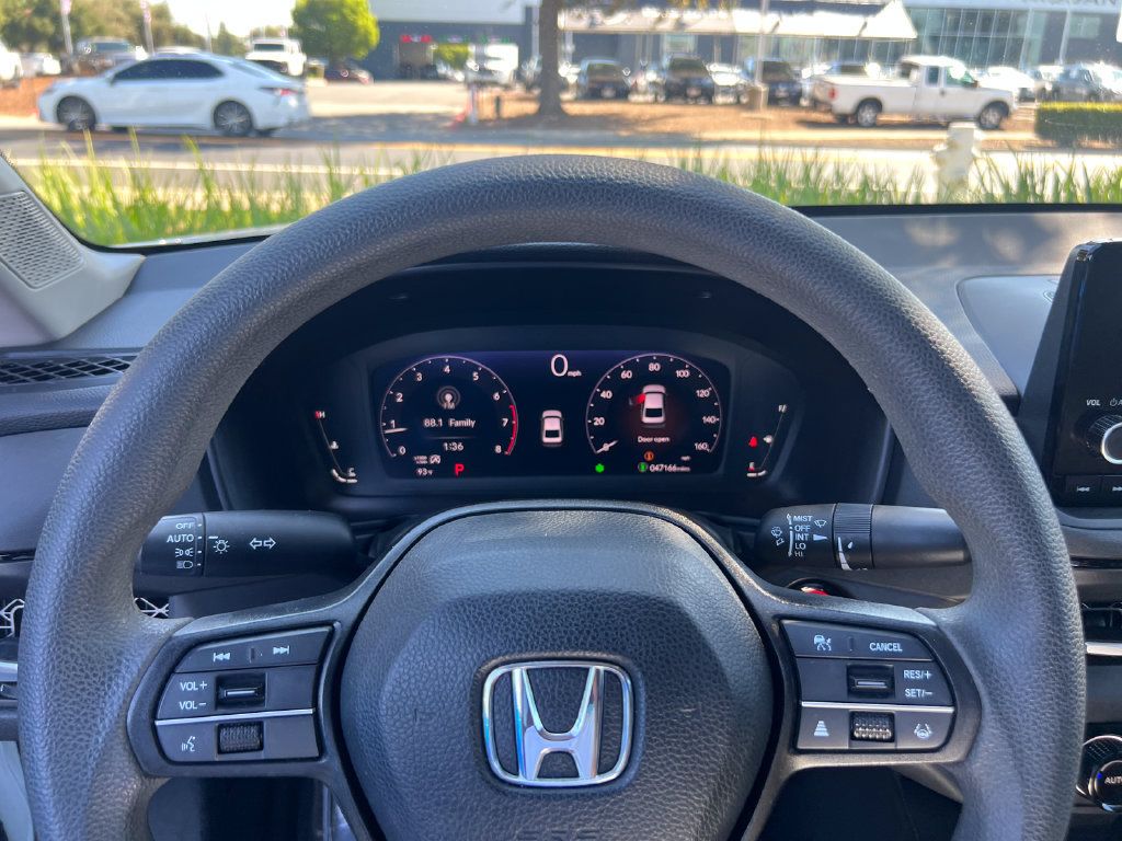 Used 2023 Honda Accord EX image 14