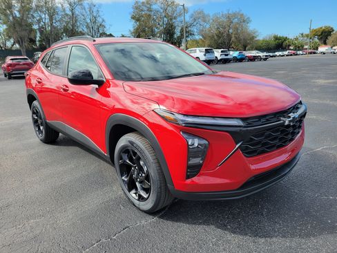 New 2026 Chevrolet Trax LT w/ Driver Confidence Package FWD image 3