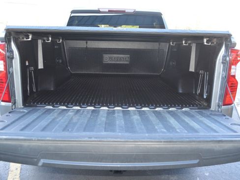 Used 2022 Chevrolet Silverado 1500 LT AWD/4WD image 10