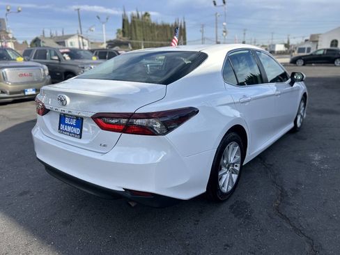 Used 2022 Toyota Camry LE FWD image 6