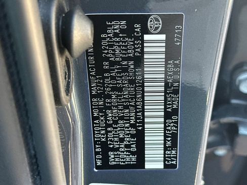 Certified 2022 Toyota Avalon XLE FWD image 35