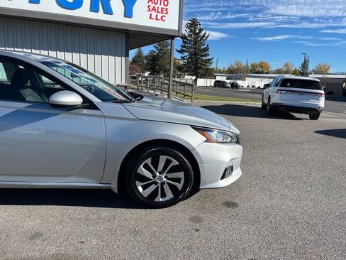 Used 2022 Nissan Altima 2.5 SV image 16