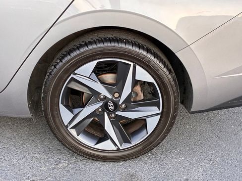 Used 2023 Hyundai Elantra Limited FWD image 48