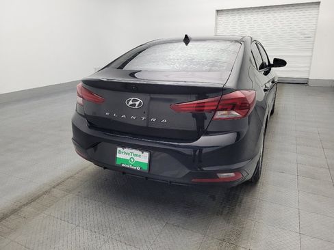 Used 2019 Hyundai Elantra SEL w/ Winter Weather Package image 7