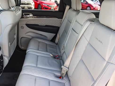 Used 2017 Jeep Grand Cherokee Summit image 17