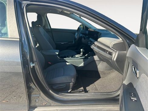 Used 2025 Kia K4 EX image 15