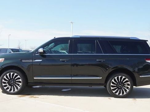 Used 2023 Lincoln Navigator L Black Label image 6
