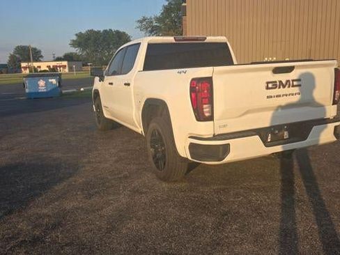 Used 2024 GMC Sierra 1500 Pro w/ Graphite Edition AWD/4WD image 9