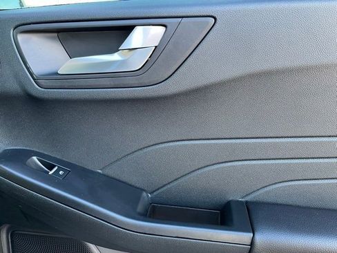 New 2026 Ford Escape SE w/ PHEV Premium Package image 18