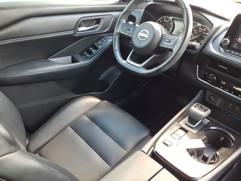 Used 2024 Nissan Rogue SV w/ SV Premium Package FWD image 9