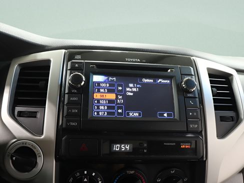 Used 2013 Toyota Tacoma 4x4 Double Cab w/ TRD Sport Pkg image 10