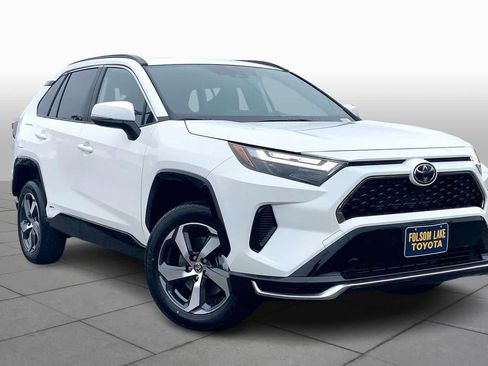 New 2025 Toyota RAV4 SE image 2