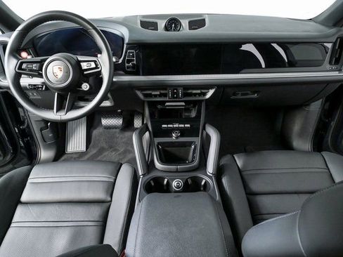Certified 2024 Porsche Cayenne Coupe AWD/4WD image 19