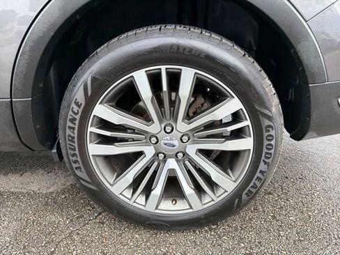 Used 2019 Ford Explorer Platinum AWD/4WD image 26