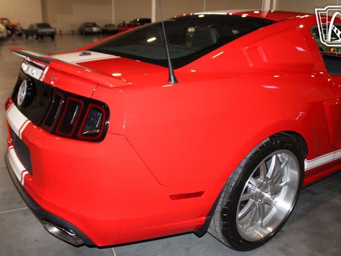 Used 2013 Ford Mustang Shelby GT500 w/ Electronics Pkg image 34