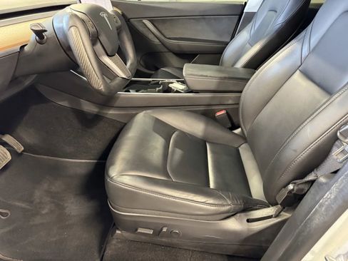 Used 2020 Tesla Model Y Long Range image 11
