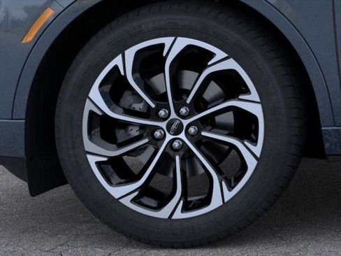 New 2026 Lincoln Nautilus Reserve image 19