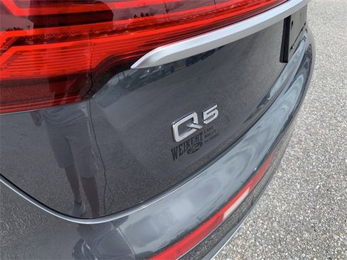 Used 2021 Audi Q5 2.0T Premium w/ Convenience Package image 12