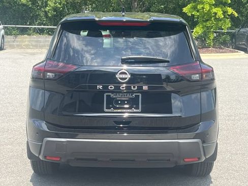 Used 2025 Nissan Rogue S FWD image 12