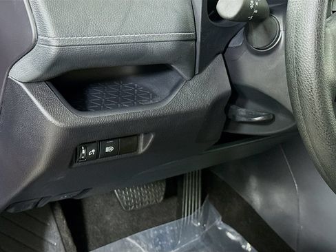 Certified 2025 Toyota RAV4 XLE AWD/4WD image 19