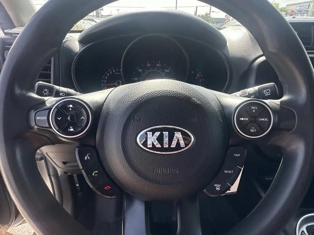 Used 2015 Kia Soul + FWD image 19