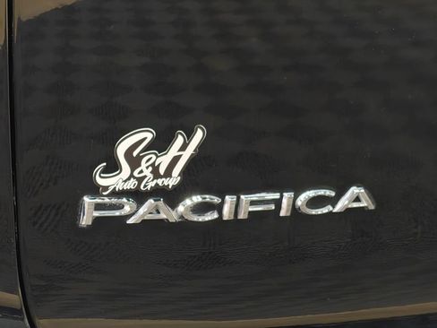 Used 2024 Chrysler Pacifica Touring-L image 54