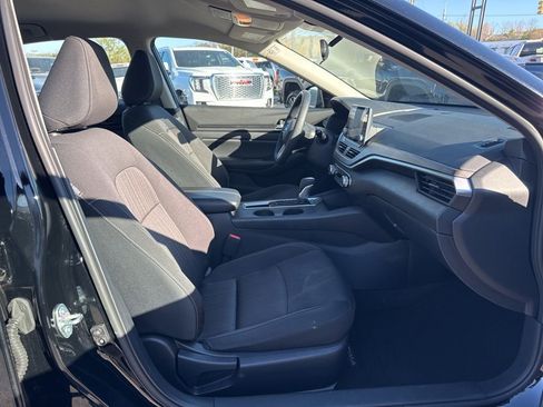 Used 2025 Nissan Altima 2.5 SV FWD image 16