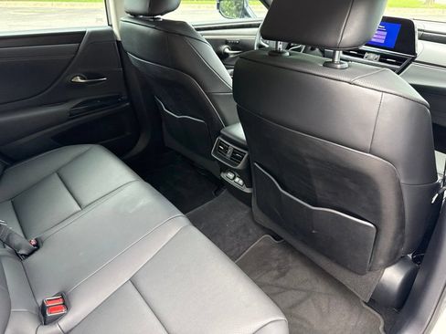 Used 2023 Lexus ES 350 w/ Premium Package FWD image 13