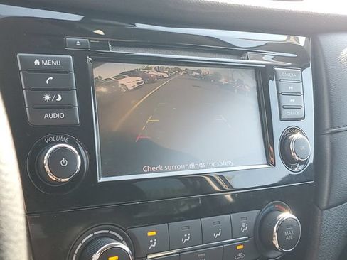 Used 2019 Nissan Rogue S AWD/4WD image 25