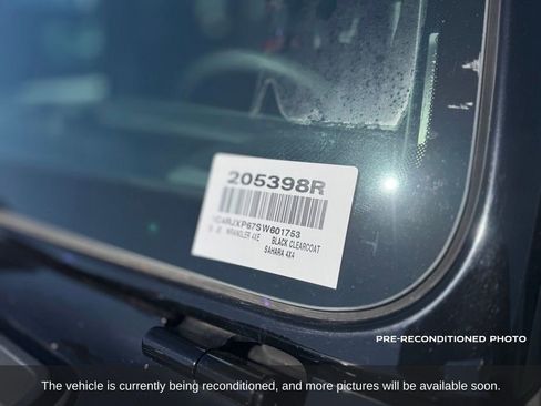 Used 2025 Jeep Wrangler Unlimited Sahara AWD/4WD image 19
