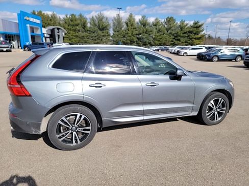 Used 2019 Volvo XC60 T6 Momentum w/ Multimedia Package image 15