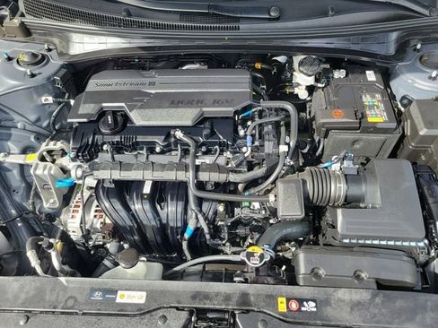 Certified 2025 Hyundai Elantra SEL image 24