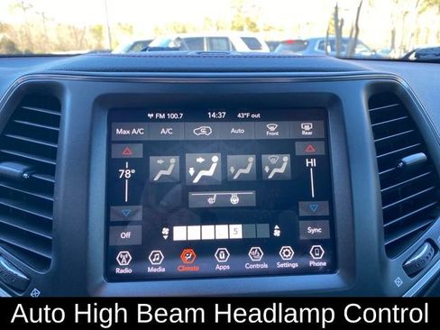 Used 2022 Jeep Cherokee Trailhawk w/ Technology Group B AWD/4WD image 14
