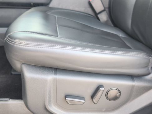 Used 2023 Ford Expedition XLT RWD image 26