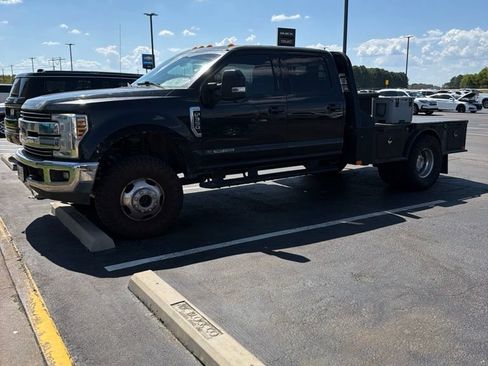 Used 2019 Ford F350 Lariat w/ Lariat Value Package AWD/4WD image 14