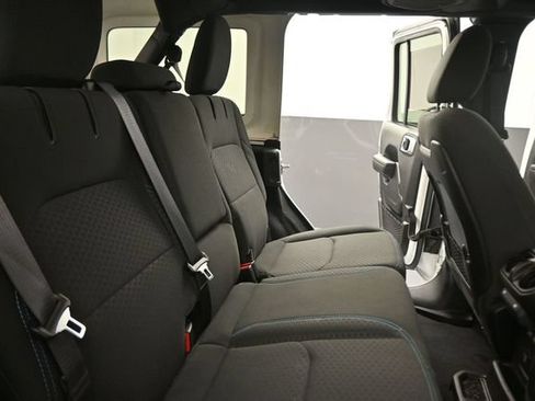 Used 2024 Jeep Wrangler Unlimited Rubicon 4xe AWD/4WD image 23
