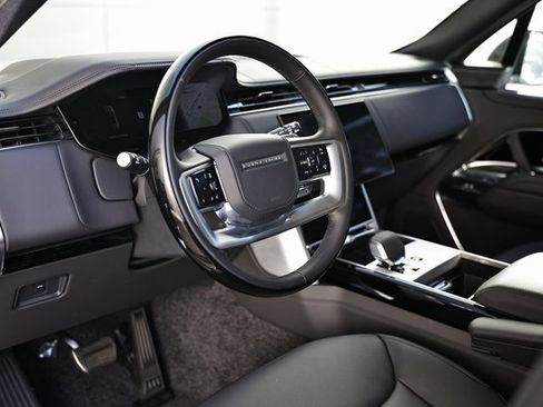 New 2025 Land Rover Range Rover SE image 19