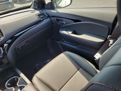 New 2026 Honda Ridgeline Black Edition image 4