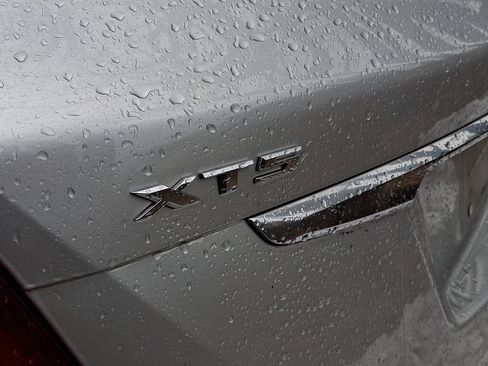 Used 2018 Cadillac XT5 Luxury image 9