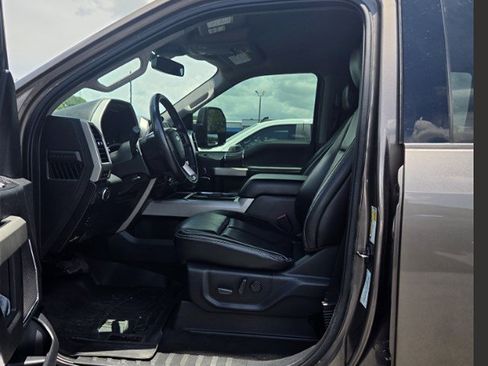 Used 2021 Ford F250 Lariat w/ Lariat Value Package AWD/4WD image 4