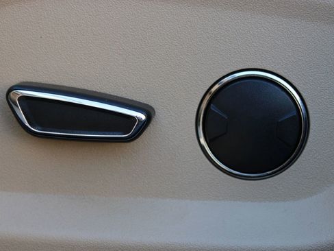 Used 2017 Ford Explorer FWD image 15