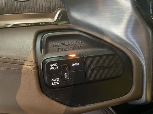 Used 2020 RAM 2500 Limited AWD/4WD image 34