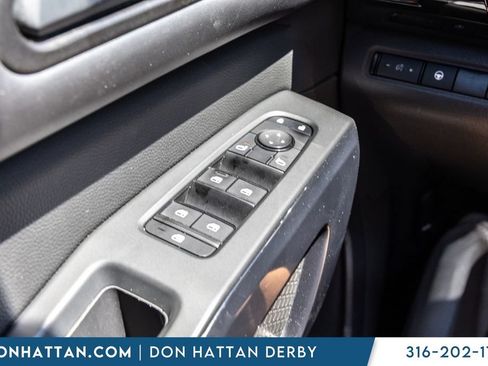 Used 2023 Nissan Pathfinder SV AWD/4WD image 13