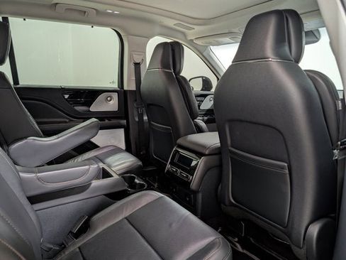 Used 2025 Lincoln Aviator Reserve w/ Equipment Group 201A image 19