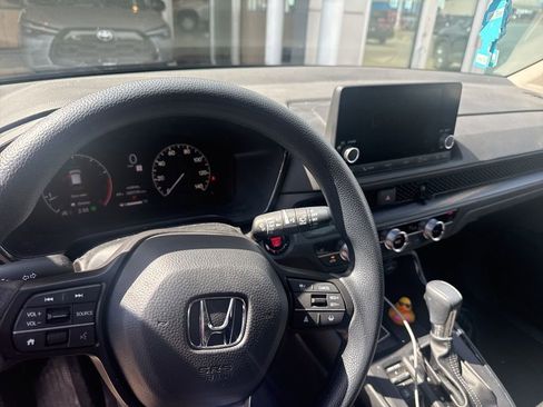 Used 2024 Honda CR-V EX image 12