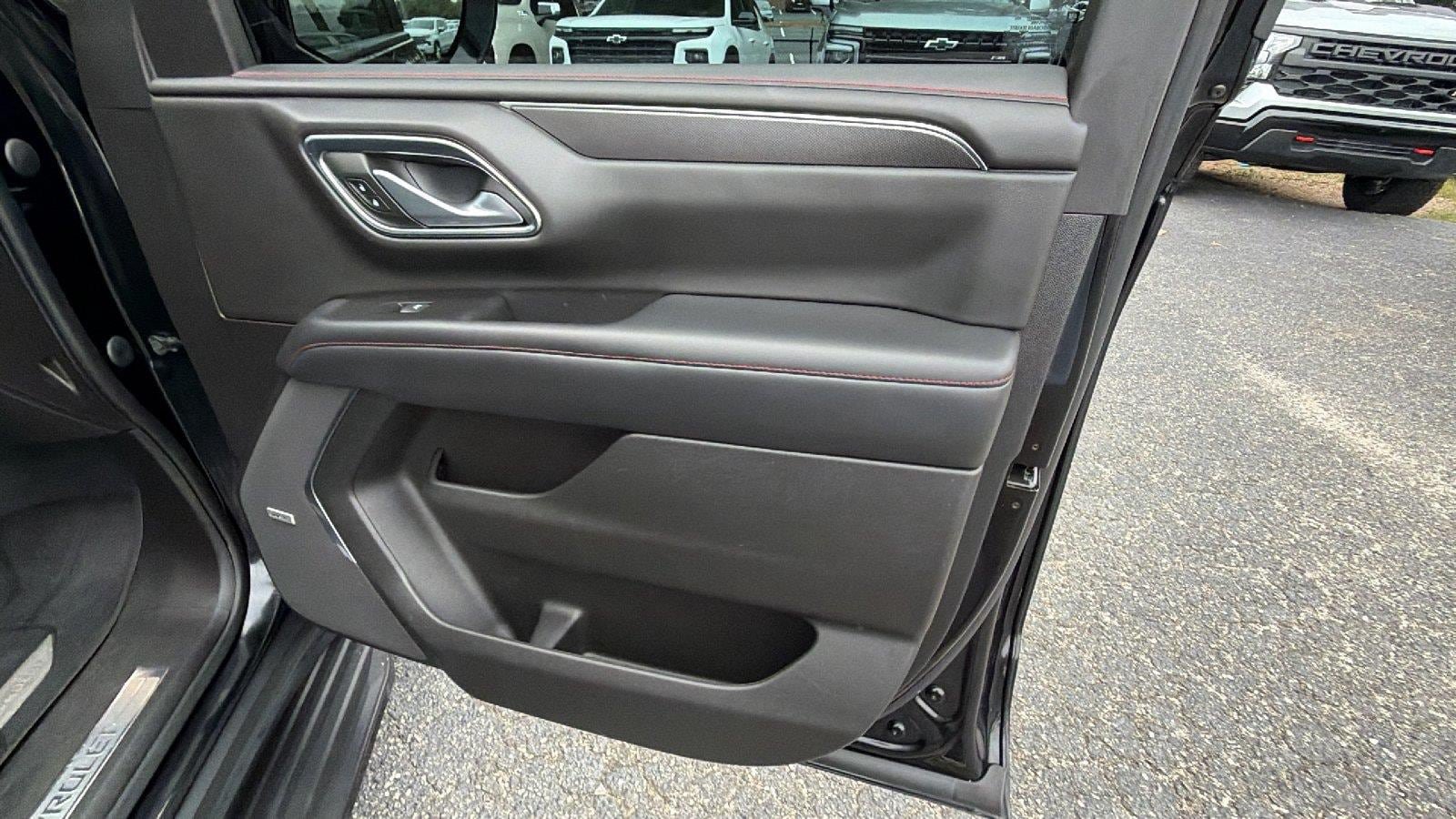 Used 2022 Chevrolet Tahoe RST w/ Luxury Package AWD/4WD image 19