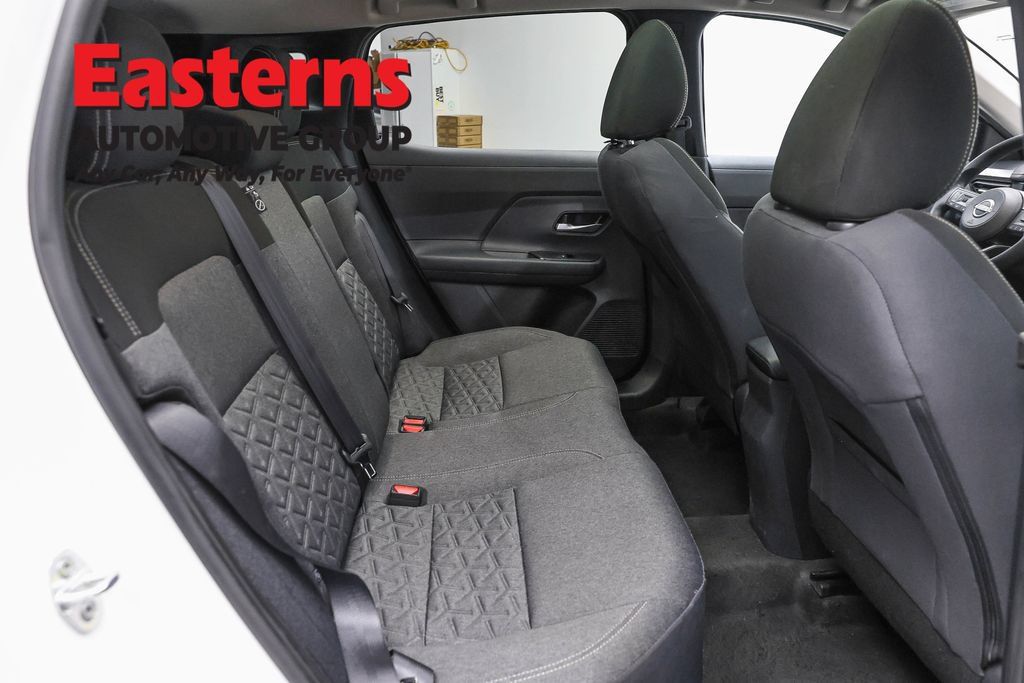 Used 2025 Nissan Kicks SV w/ SV Premium Package AWD/4WD image 24