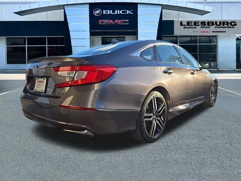 Used 2018 Honda Accord Touring image 7