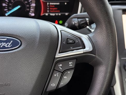 Used 2019 Ford Fusion SE FWD image 26